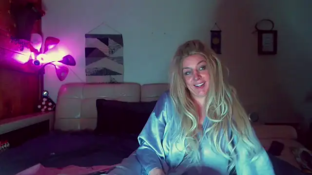 MonroeLoves online show from March 20, 2026, 6:29 am