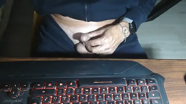 Adri gard online show from October 17, 2025, 8:11 pm