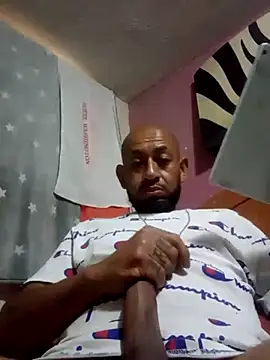 pineda1689 online show from March 2, 2025, 5:14 pm