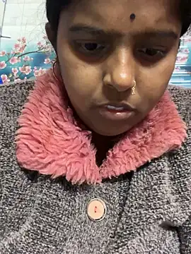 Snapshot of Beauty-queen chatting on January 26, 2025, 2:19 pm Beauty-queen online show from January 26, 2025, 2:19 pm