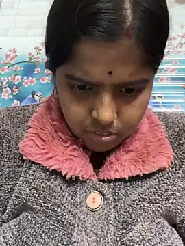 Snapshot of Beauty-queen chatting on February 1, 2025, 10:15 am Beauty-queen online show from February 1, 2025, 10:15 am