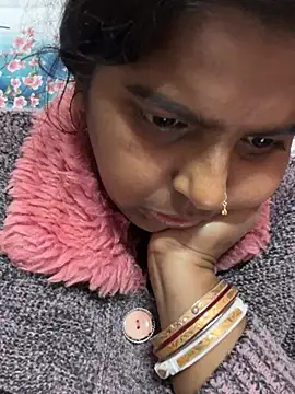 Snapshot of Beauty-queen chatting on February 9, 2025, 4:18 pm Beauty-queen online show from February 9, 2025, 4:18 pm