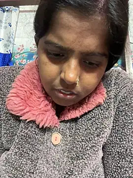 Snapshot of Beauty-queen chatting on February 11, 2025, 12:58 pm Beauty-queen online show from February 11, 2025, 12:58 pm