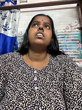 Snapshot of Beauty-queen chatting on February 13, 2025, 9:51 am Beauty-queen online show from February 13, 2025, 9:51 am