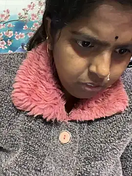 Snapshot of Beauty-queen chatting on February 13, 2025, 12:54 pm Beauty-queen online show from February 13, 2025, 12:54 pm