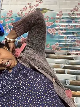 Snapshot of Beauty-queen chatting on February 18, 2025, 4:16 pm Beauty-queen online show from February 18, 2025, 4:16 pm