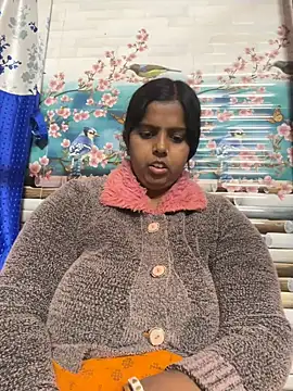 Snapshot of Beauty-queen chatting on February 19, 2025, 10:01 am Beauty-queen online show from February 19, 2025, 10:01 am