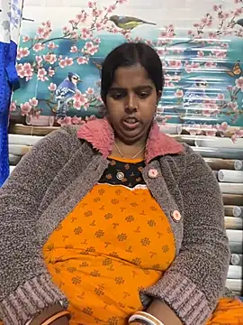 Snapshot of Beauty-queen chatting on February 19, 2025, 3:27 pm Beauty-queen online show from February 19, 2025, 3:27 pm