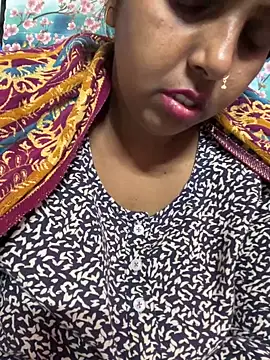 Snapshot of Beauty-queen chatting on March 7, 2025, 4:33 pm Beauty-queen online show from March 7, 2025, 4:33 pm