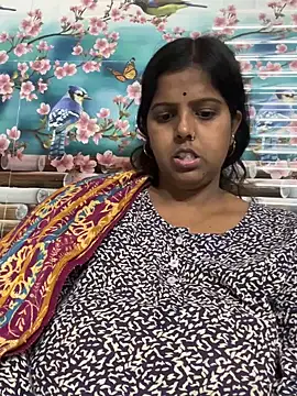 Snapshot of Beauty-queen chatting on March 9, 2025, 1:37 pm Beauty-queen online show from March 9, 2025, 1:37 pm