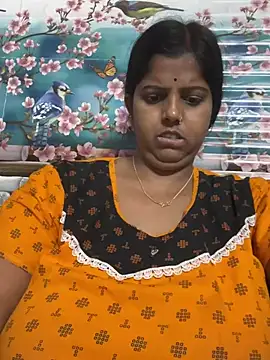 Snapshot of Beauty-queen chatting on March 17, 2025, 4:54 pm Beauty-queen online show from March 17, 2025, 4:54 pm