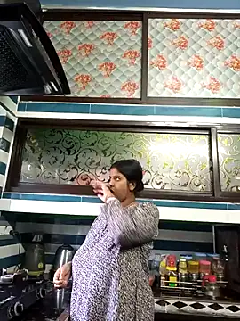 Snapshot of Beauty-queen chatting on March 23, 2025, 4:05 am Beauty-queen online show from March 23, 2025, 4:05 am