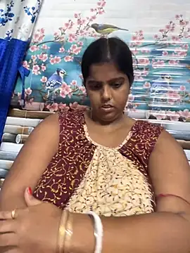 Snapshot of Beauty-queen chatting on September 13, 2025, 10:59 am Beauty-queen online show from September 13, 2025, 10:59 am