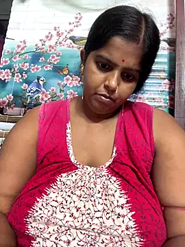 Snapshot of Beauty-queen chatting on September 16, 2025, 10:49 am Beauty-queen online show from September 16, 2025, 10:49 am