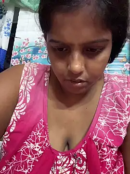 Snapshot of Beauty-queen chatting on October 29, 2025, 10:39 am Beauty-queen online show from October 29, 2025, 10:39 am