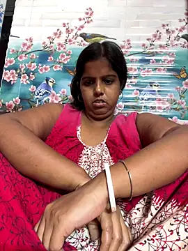 Snapshot of Beauty-queen chatting on November 6, 2025, 10:38 am Beauty-queen online show from November 6, 2025, 10:38 am