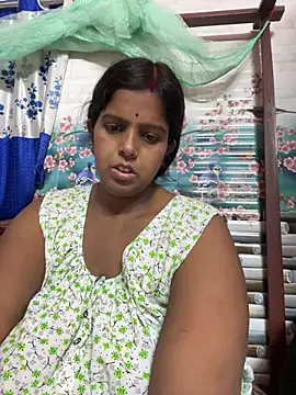Beauty-queen online show from June 24, 2026, 3:33 pm