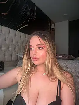 Snapshot of Alirawrz chatting on January 18, 2025, 9:13 pm Alirawrz online show from January 18, 2025, 9:13 pm