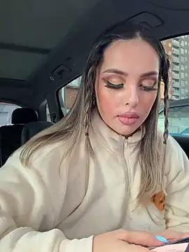 Snapshot of Alirawrz chatting on October 24, 2025, 1:40 pm Alirawrz online show from October 24, 2025, 1:40 pm