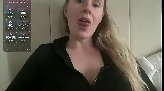 redheadrosie69 online show from February 8, 2025, 4:25 pm