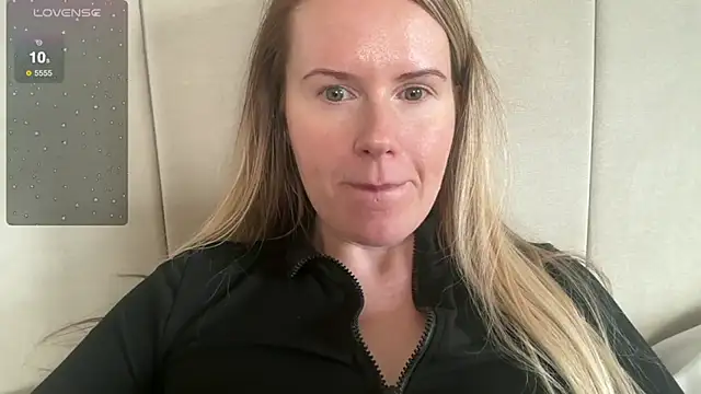 redheadrosie69 online show from February 26, 2025, 10:36 am