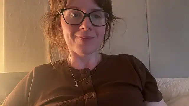 redheadrosie69 online show from May 5, 2026, 7:11 pm