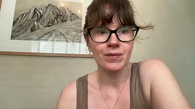 redheadrosie69 online show from June 8, 2026, 9:42 am