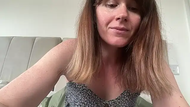 redheadrosie69 online show from June 17, 2026, 9:12 am