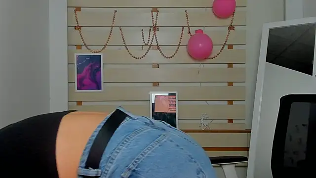 Josephine Kiss online show from February 14, 2025, 6:12 am