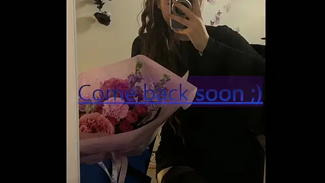 Josephine Kiss online show from May 3, 2026, 1:06 pm