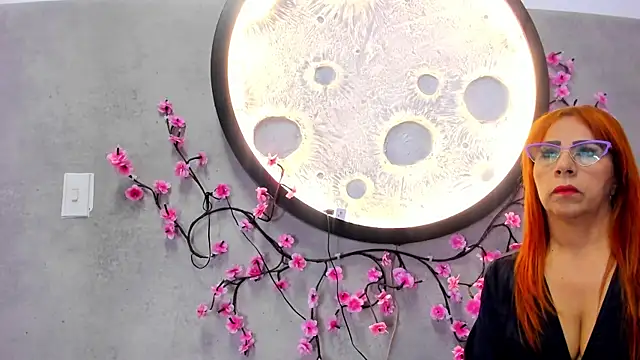 Snapshot of SussanMilf_ chatting on September 22, 2025, 11:23 am SussanMilf online show from September 22, 2025, 11:23 am