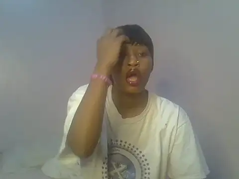 Snapshot of Sweet_Vinkah chatting on September 30, 2025, 8:36 pm Sweet Vinkah online show from September 30, 2025, 8:36 pm