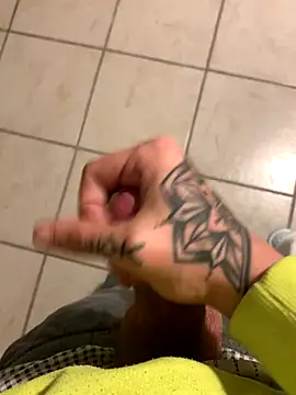 YoungDick25 online show from November 20, 2025, 9:58 pm