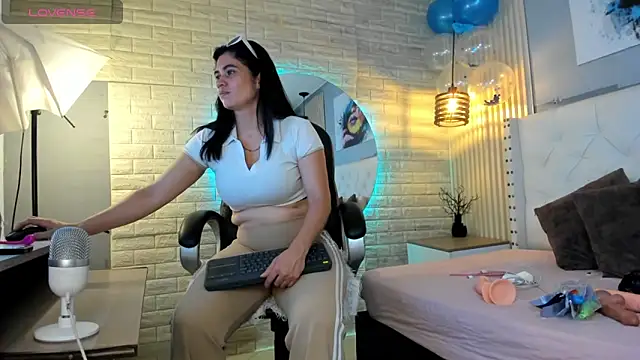 Snapshot of sussy__stone chatting on June 13, 2026, 11:52 am sussy stone online show from June 13, 2026, 11:52 am