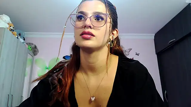 caroline jonson online show from November 17, 2025, 9:53 pm