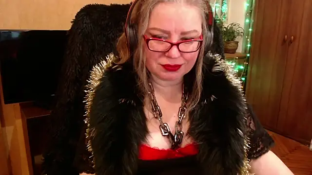 Miss Tress online show from December 30, 2024, 7:00 pm