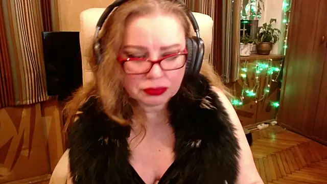 Miss Tress online show from February 25, 2026, 10:08 pm