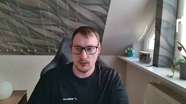 Relsxboy online show from April 7, 2026, 4:07 pm