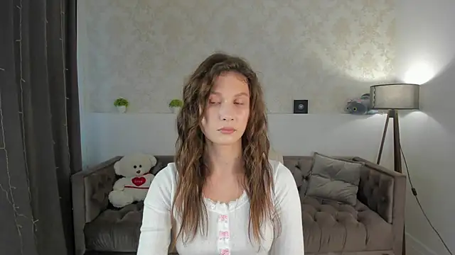 Cute  Alicia online show from September 13, 2025, 1:27 am