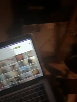 Snapshot of TweakyDude chatting on September 9, 2025, 3:17 am TweakyDude online show from September 9, 2025, 3:17 am