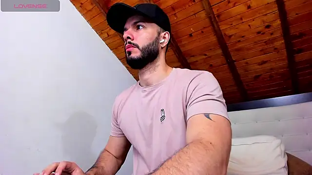 Snapshot of Tom_Bailey chatting on February 7, 2026, 12:20 pm Tom Bailey online show from February 7, 2026, 12:20 pm