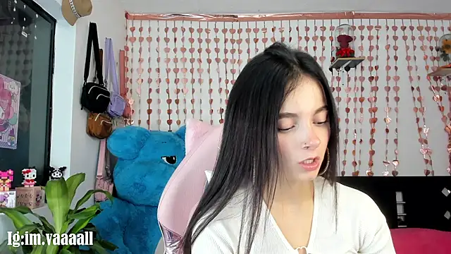 Snapshot of lucyy_tay chatting on September 23, 2025, 9:51 pm lucyy tay online show from September 23, 2025, 9:51 pm