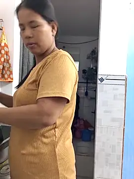 Lanyingxin18 online show from February 16, 2026, 12:18 am