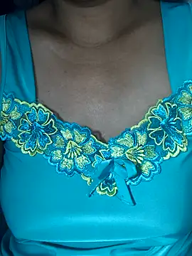 Lanyingxin18 online show from April 22, 2026, 10:00 pm