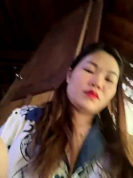 Snapshot of Emily_9xx chatting on October 14, 2025, 2:23 am Emily 9xx online show from October 14, 2025, 2:23 am