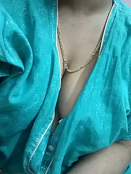 Snapshot of cuteyqueen chatting on December 20, 2024, 1:11 pm cuteyqueen online show from December 20, 2024, 1:11 pm