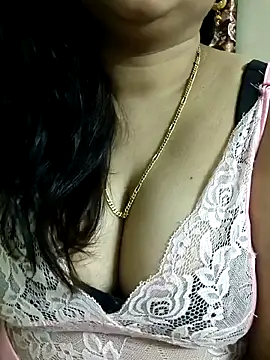 Snapshot of cuteyqueen chatting on January 3, 2025, 10:09 am cuteyqueen online show from January 3, 2025, 10:09 am