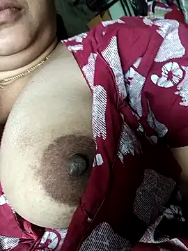 Snapshot of cuteyqueen chatting on January 5, 2025, 3:11 am cuteyqueen online show from January 5, 2025, 3:11 am