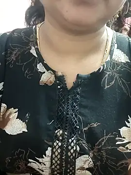 Snapshot of cuteyqueen chatting on January 15, 2025, 12:15 pm cuteyqueen online show from January 15, 2025, 12:15 pm