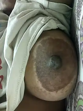 Snapshot of cuteyqueen chatting on February 6, 2025, 12:16 pm cuteyqueen online show from February 6, 2025, 12:16 pm